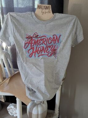 Gildan Grey Short Sleeve Tee with Red & Blue 'American Honey' Graphic
